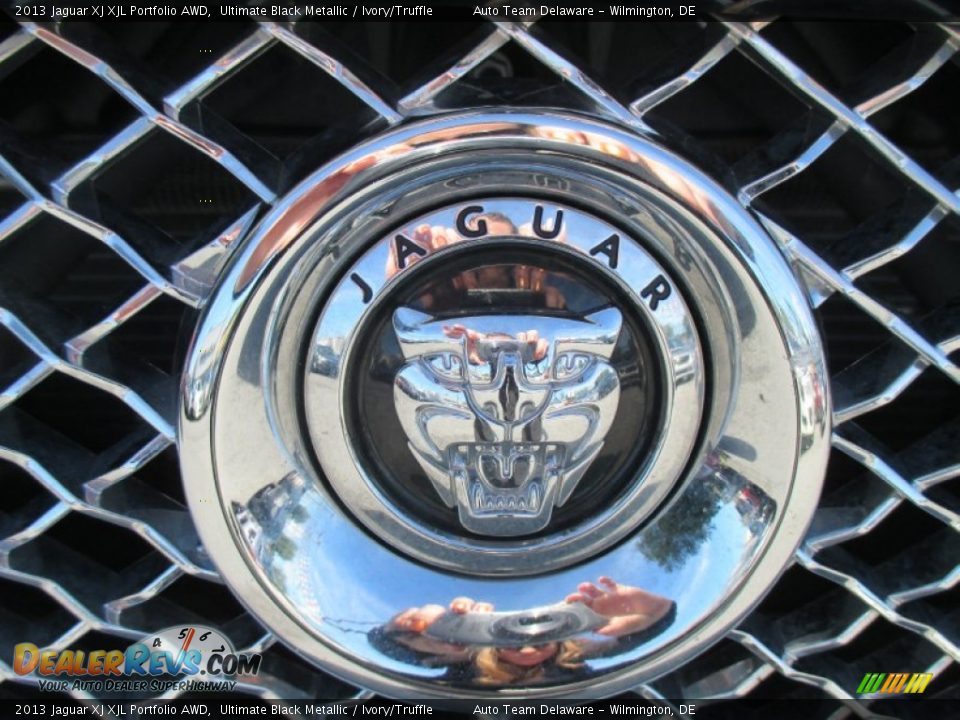 2013 Jaguar XJ XJL Portfolio AWD Ultimate Black Metallic / Ivory/Truffle Photo #32