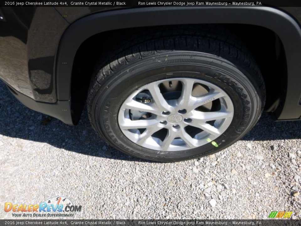 2016 Jeep Cherokee Latitude 4x4 Granite Crystal Metallic / Black Photo #2