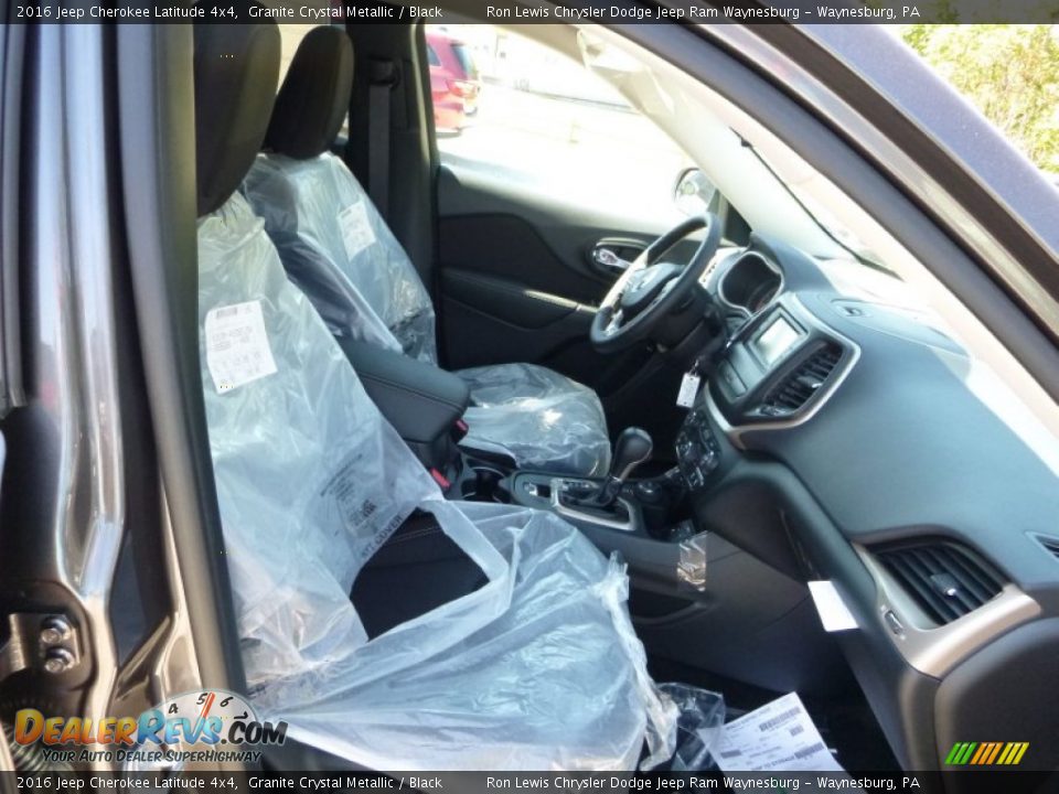 2016 Jeep Cherokee Latitude 4x4 Granite Crystal Metallic / Black Photo #9