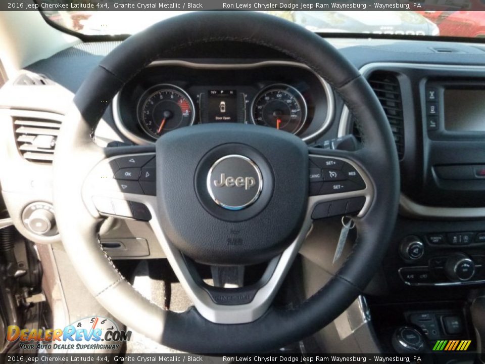 2016 Jeep Cherokee Latitude 4x4 Granite Crystal Metallic / Black Photo #15