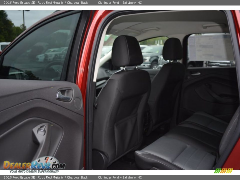 2016 Ford Escape SE Ruby Red Metallic / Charcoal Black Photo #10