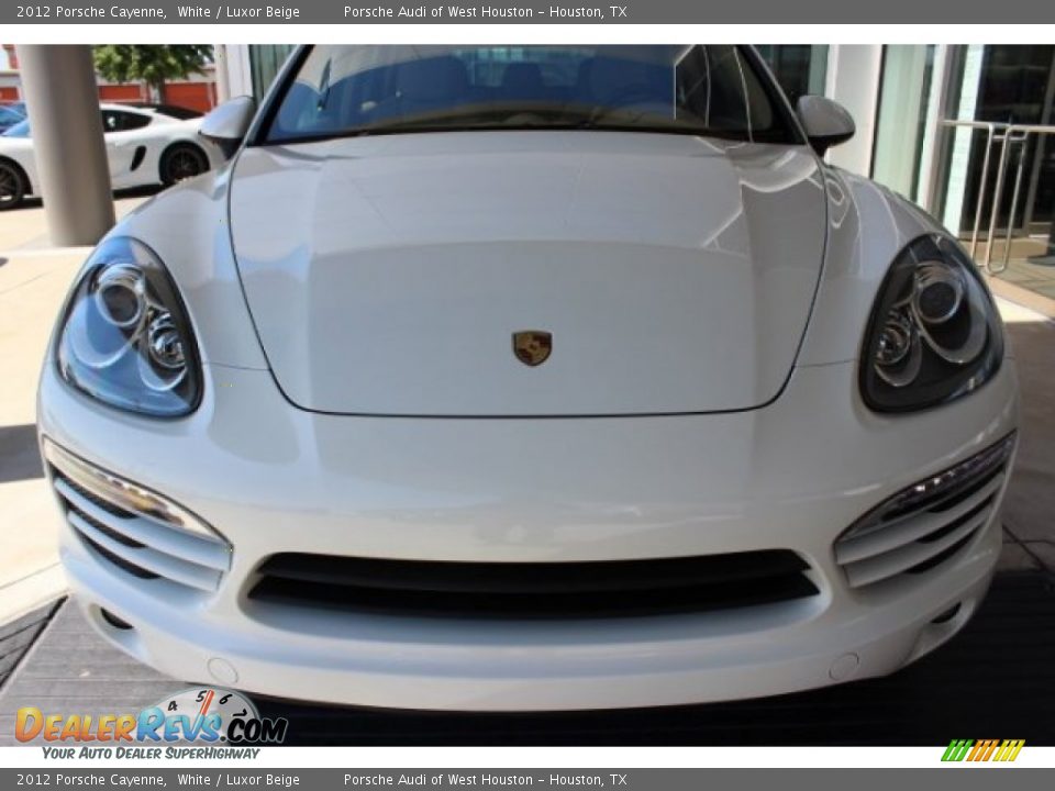 2012 Porsche Cayenne White / Luxor Beige Photo #2