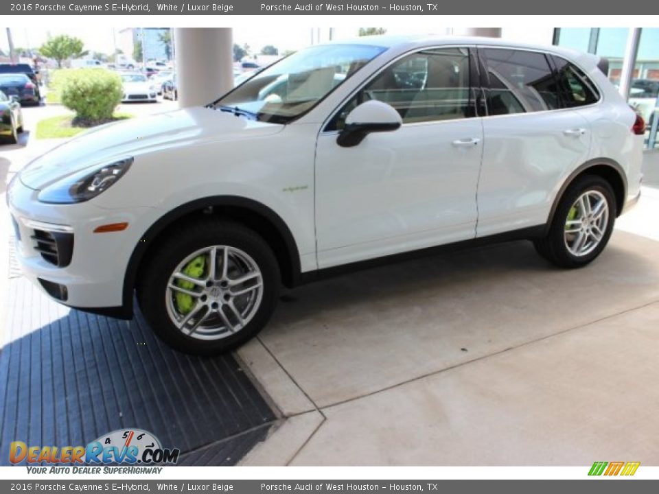 White 2016 Porsche Cayenne S E-Hybrid Photo #5