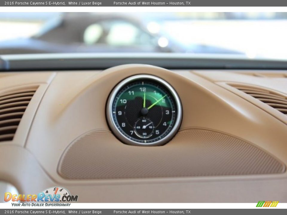 2016 Porsche Cayenne S E-Hybrid Gauges Photo #19