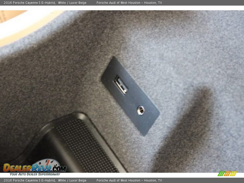 2016 Porsche Cayenne S E-Hybrid White / Luxor Beige Photo #28