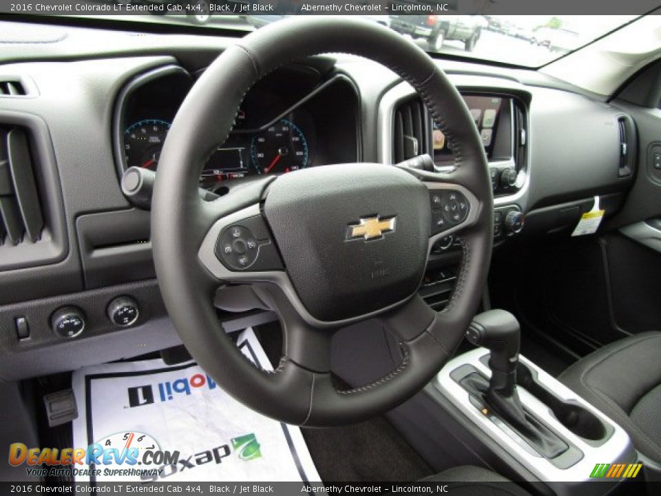 Dashboard of 2016 Chevrolet Colorado LT Extended Cab 4x4 Photo #23