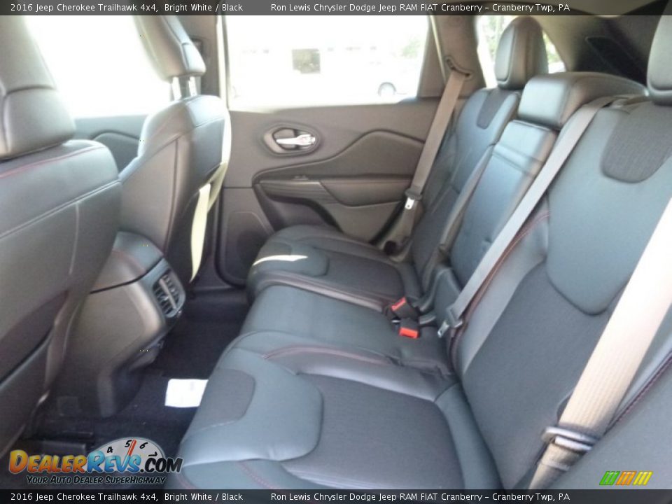 2016 Jeep Cherokee Trailhawk 4x4 Bright White / Black Photo #3