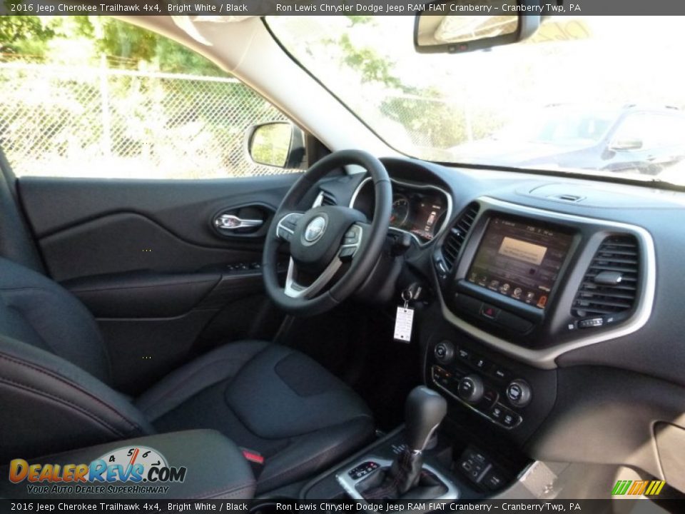 2016 Jeep Cherokee Trailhawk 4x4 Bright White / Black Photo #9