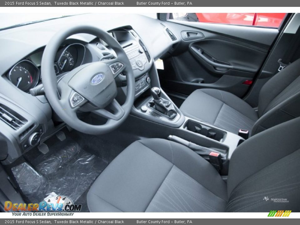 2015 Ford Focus S Sedan Tuxedo Black Metallic / Charcoal Black Photo #4