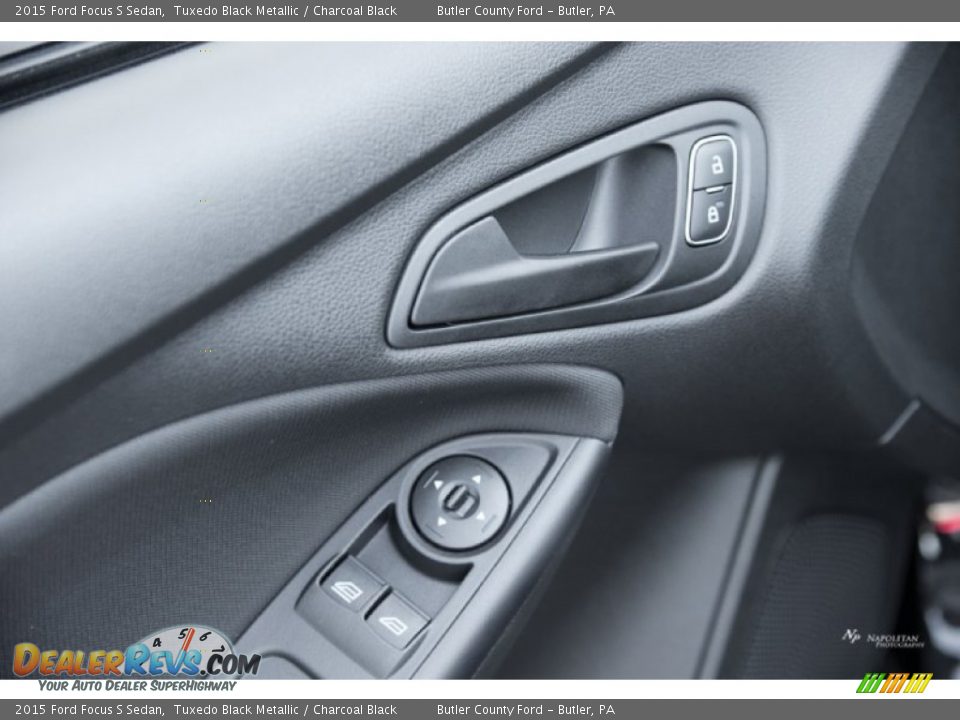2015 Ford Focus S Sedan Tuxedo Black Metallic / Charcoal Black Photo #5