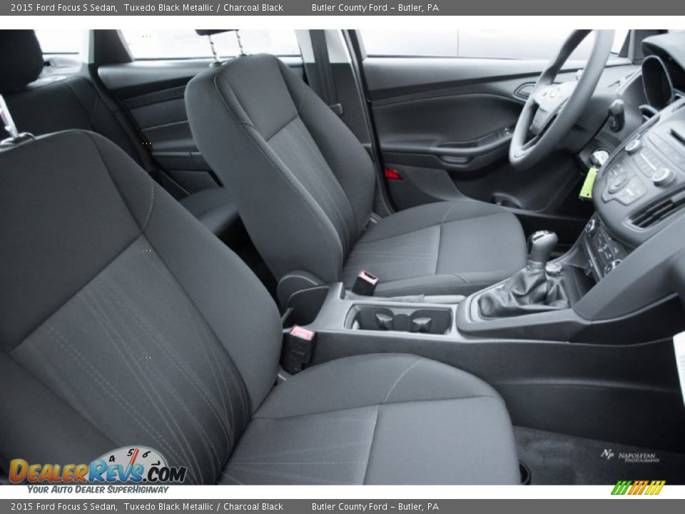 2015 Ford Focus S Sedan Tuxedo Black Metallic / Charcoal Black Photo #6