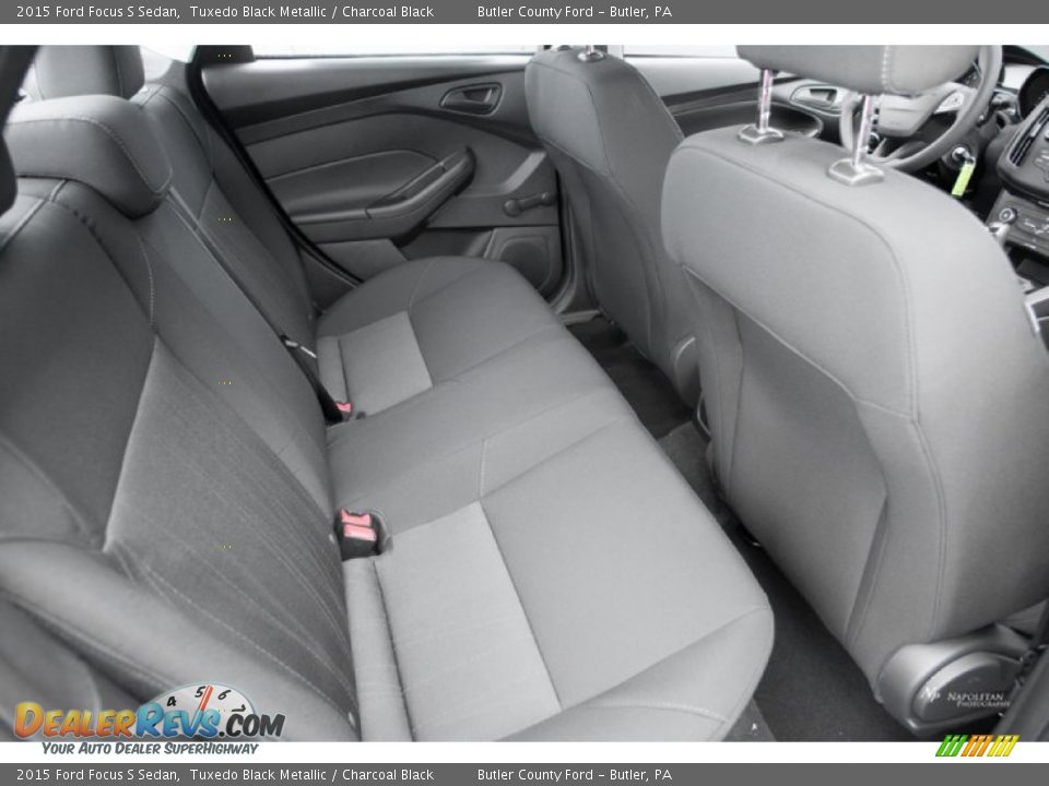 2015 Ford Focus S Sedan Tuxedo Black Metallic / Charcoal Black Photo #7