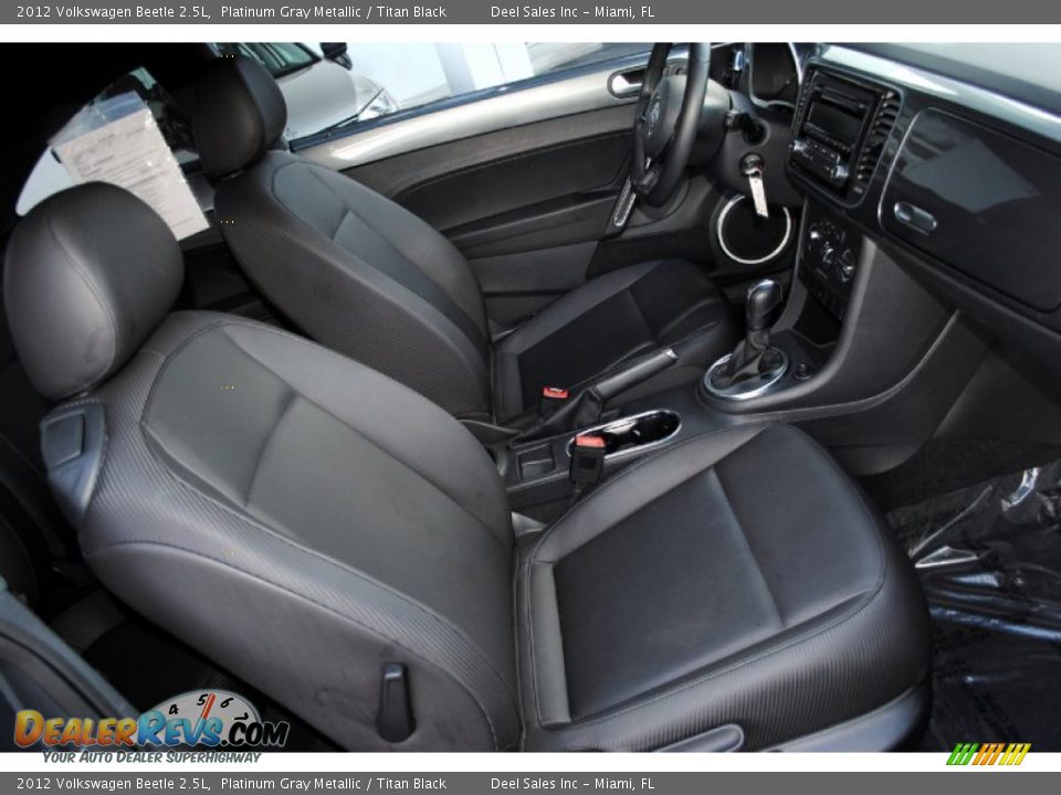 2012 Volkswagen Beetle 2.5L Platinum Gray Metallic / Titan Black Photo #19