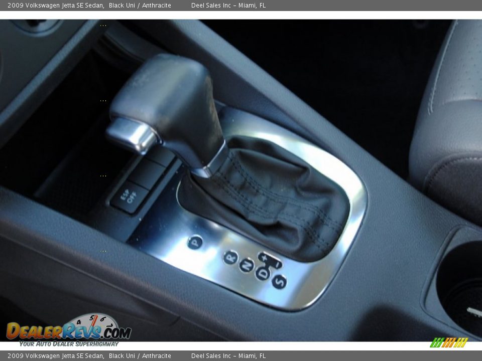 2009 Volkswagen Jetta SE Sedan Black Uni / Anthracite Photo #17