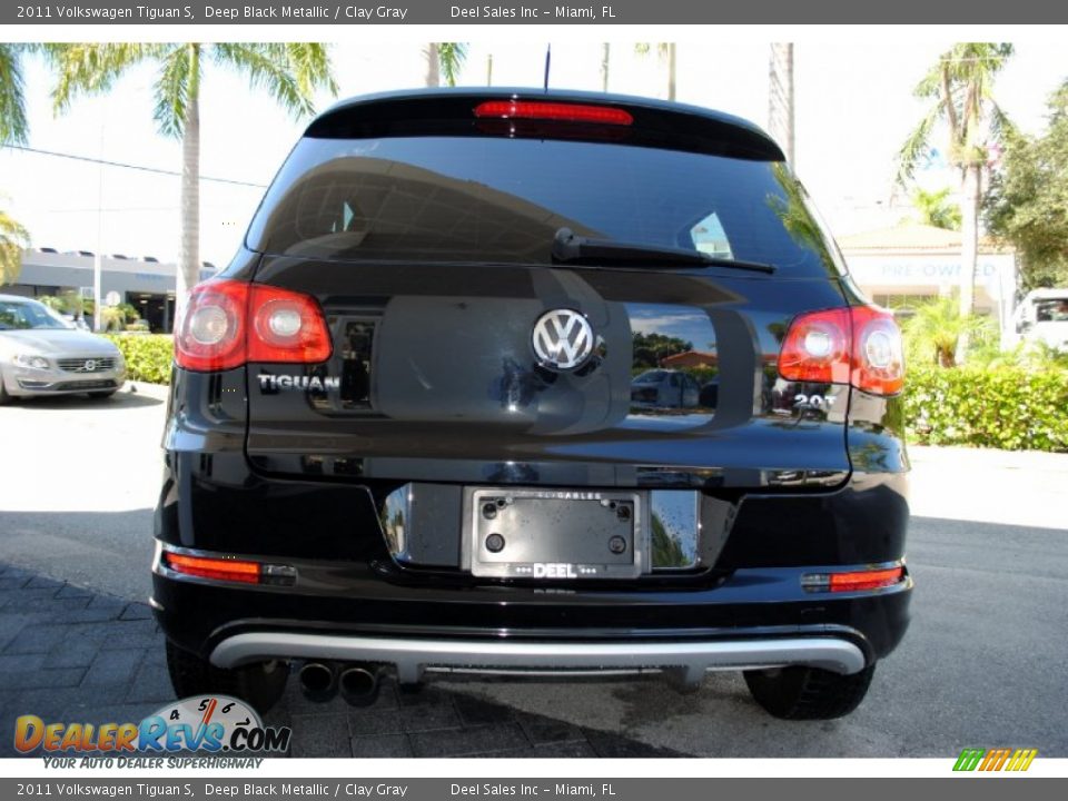 2011 Volkswagen Tiguan S Deep Black Metallic / Clay Gray Photo #8