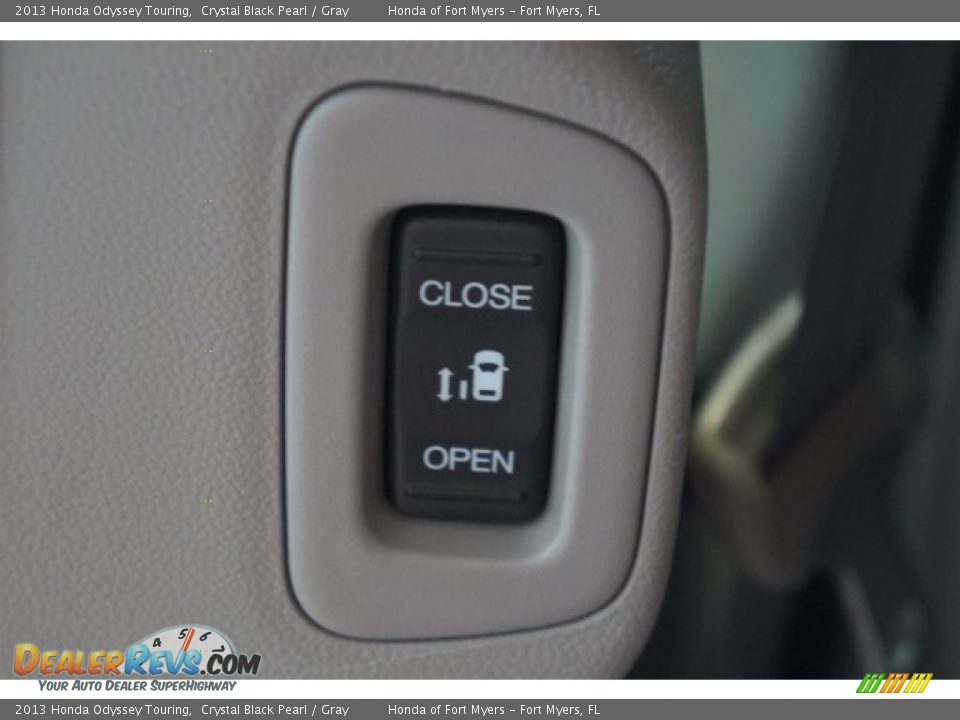2013 Honda Odyssey Touring Crystal Black Pearl / Gray Photo #33