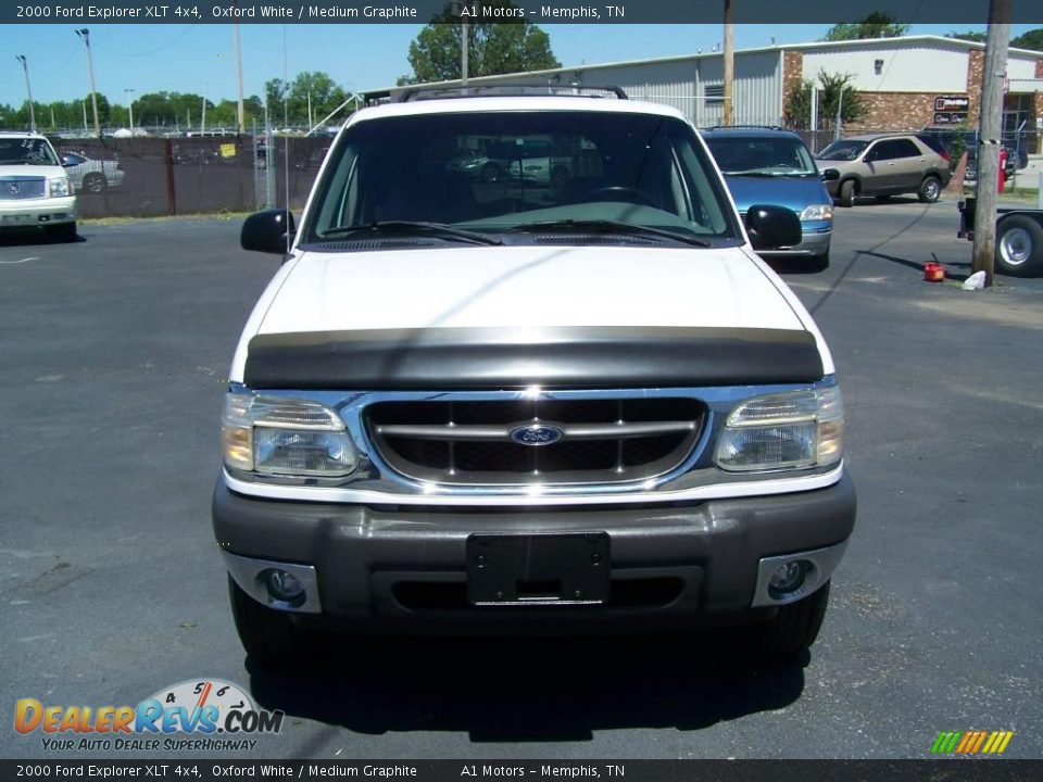2000 Ford Explorer XLT 4x4 Oxford White / Medium Graphite Photo #2