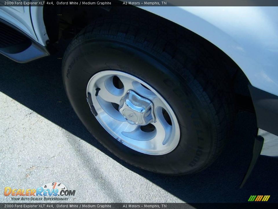 2000 Ford Explorer XLT 4x4 Oxford White / Medium Graphite Photo #5