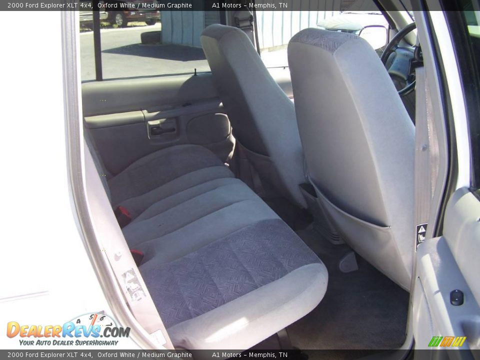 2000 Ford Explorer XLT 4x4 Oxford White / Medium Graphite Photo #8
