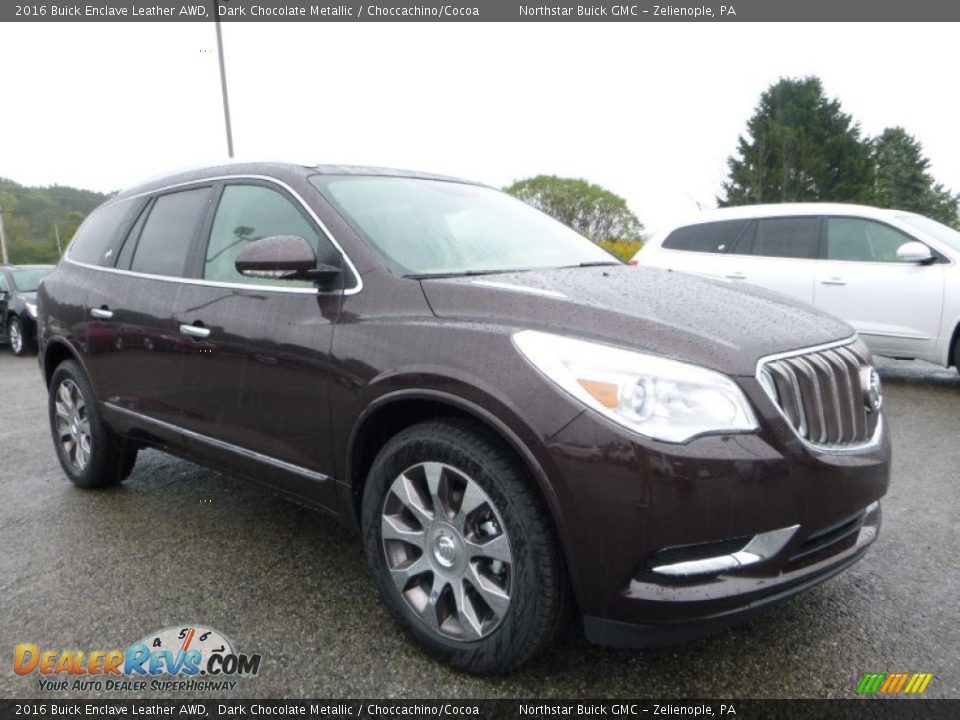 Front 3/4 View of 2016 Buick Enclave Leather AWD Photo #12