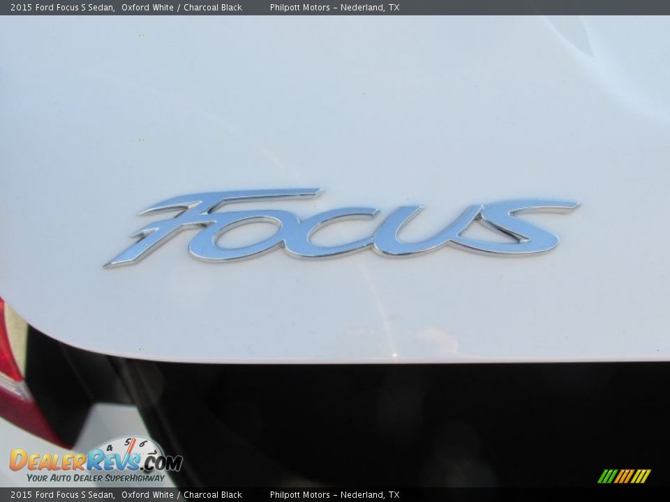 2015 Ford Focus S Sedan Oxford White / Charcoal Black Photo #13