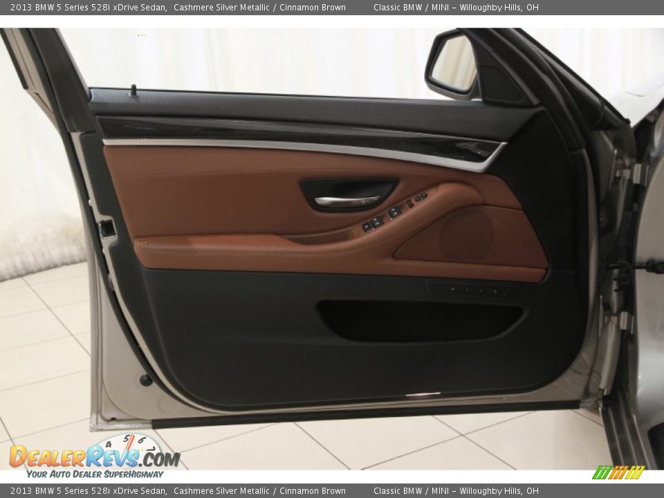 Door Panel of 2013 BMW 5 Series 528i xDrive Sedan Photo #4