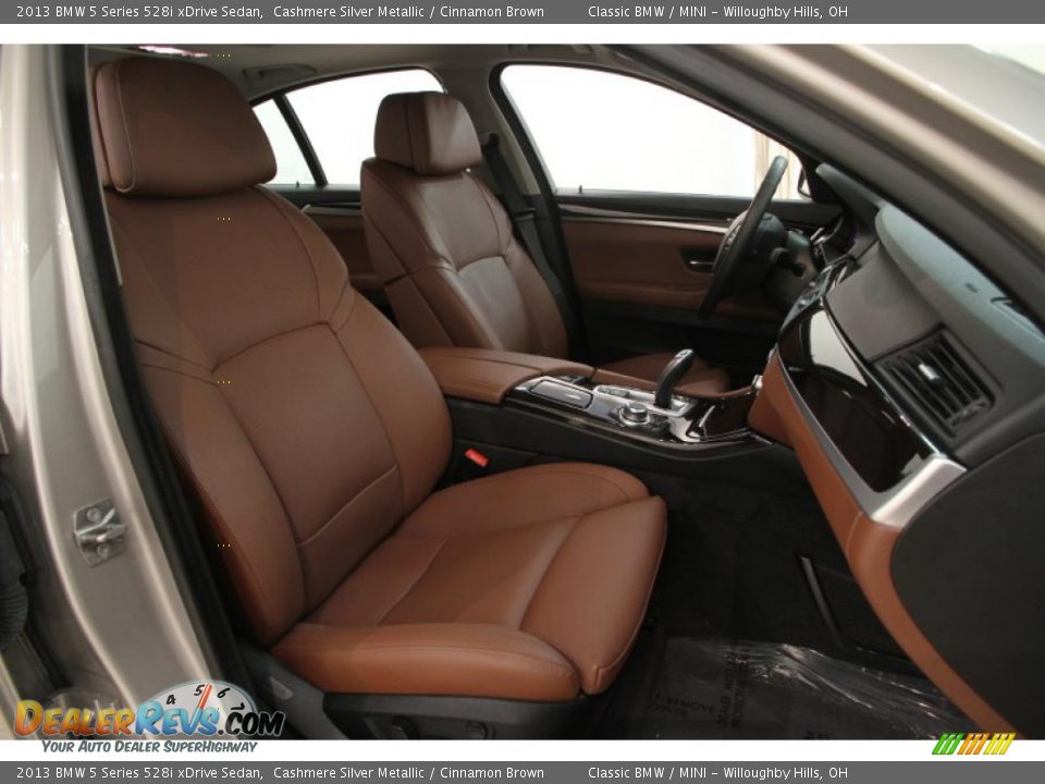 Front Seat of 2013 BMW 5 Series 528i xDrive Sedan Photo #16