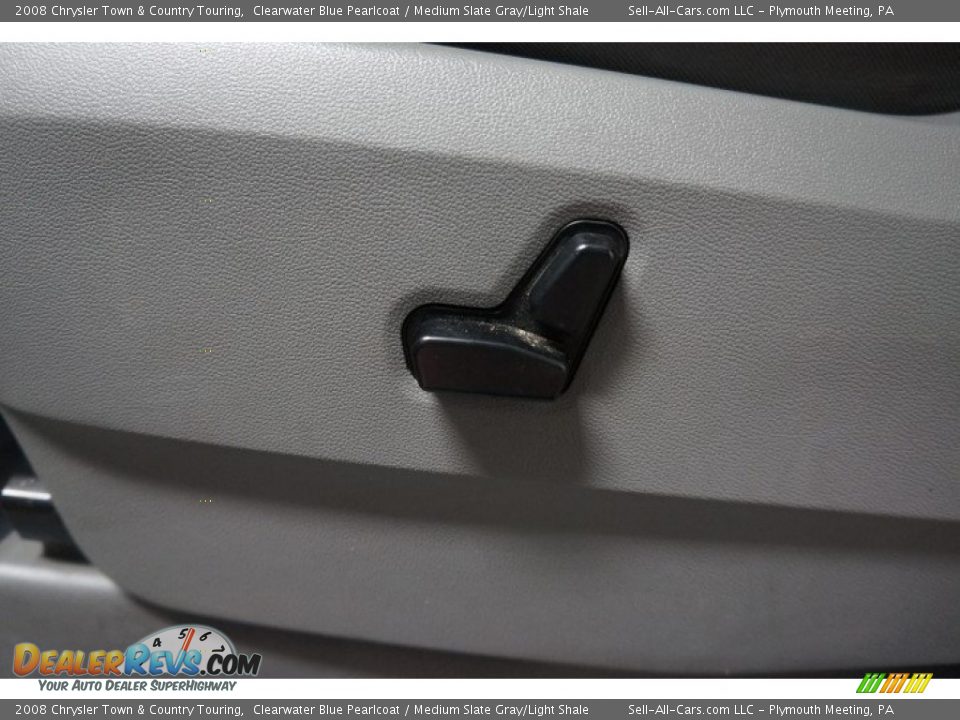 2008 Chrysler Town & Country Touring Clearwater Blue Pearlcoat / Medium Slate Gray/Light Shale Photo #18