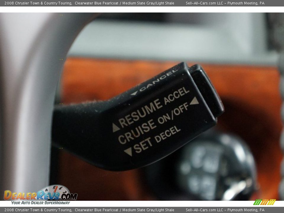 2008 Chrysler Town & Country Touring Clearwater Blue Pearlcoat / Medium Slate Gray/Light Shale Photo #28