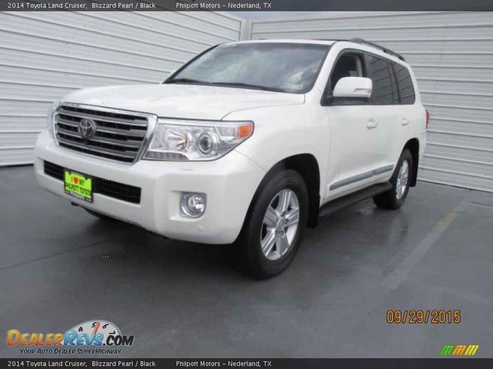 2014 Toyota Land Cruiser Blizzard Pearl / Black Photo #4