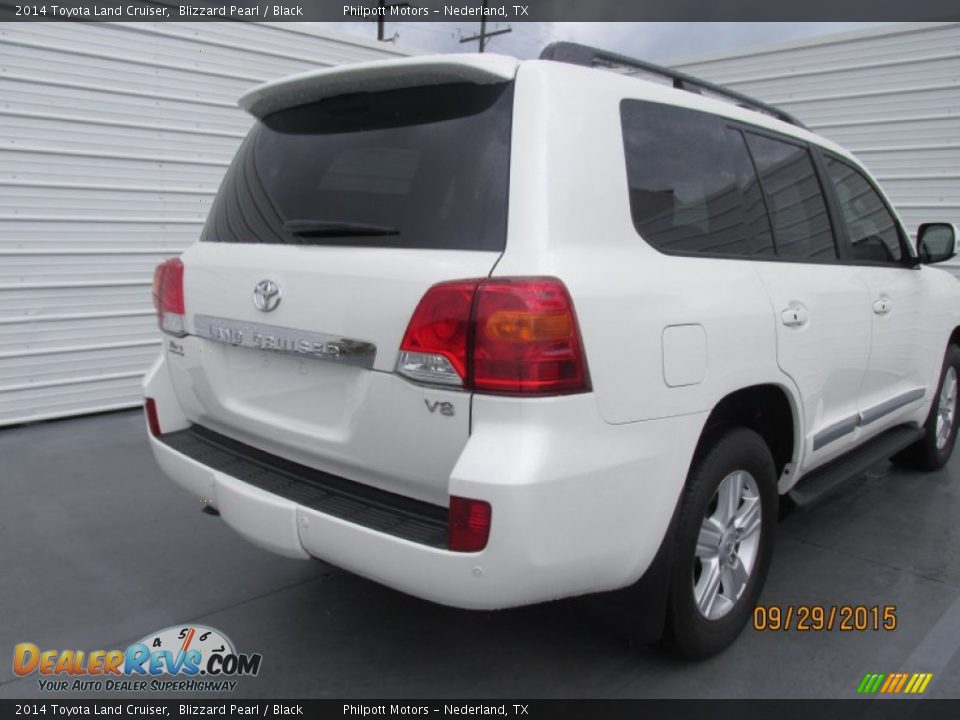 2014 Toyota Land Cruiser Blizzard Pearl / Black Photo #12