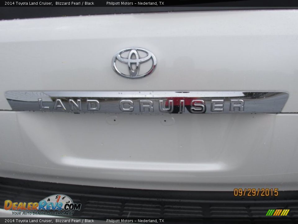 2014 Toyota Land Cruiser Blizzard Pearl / Black Photo #14