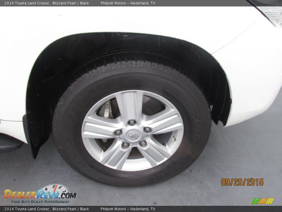 2014 Toyota Land Cruiser Blizzard Pearl / Black Photo #17