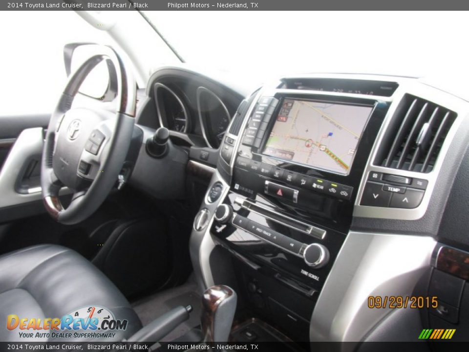 2014 Toyota Land Cruiser Blizzard Pearl / Black Photo #23