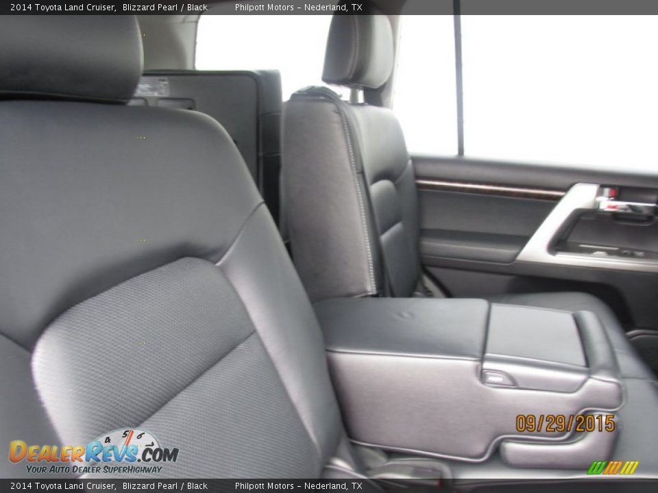 2014 Toyota Land Cruiser Blizzard Pearl / Black Photo #26