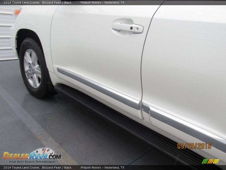 2014 Toyota Land Cruiser Blizzard Pearl / Black Photo #28