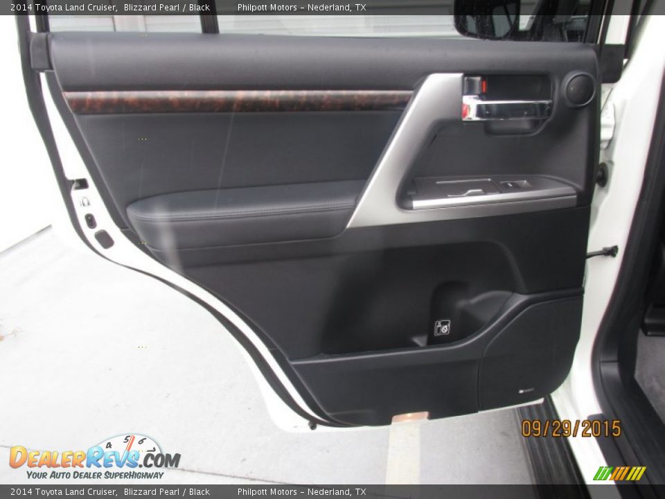2014 Toyota Land Cruiser Blizzard Pearl / Black Photo #29