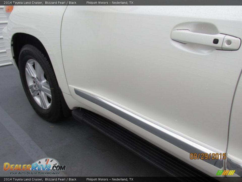 2014 Toyota Land Cruiser Blizzard Pearl / Black Photo #31