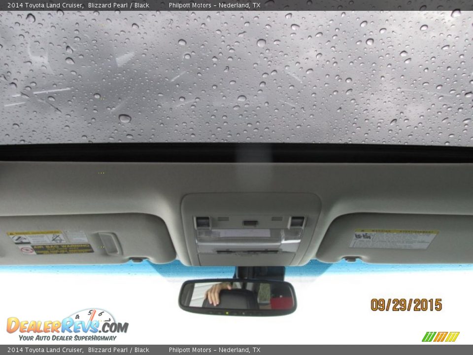 2014 Toyota Land Cruiser Blizzard Pearl / Black Photo #36