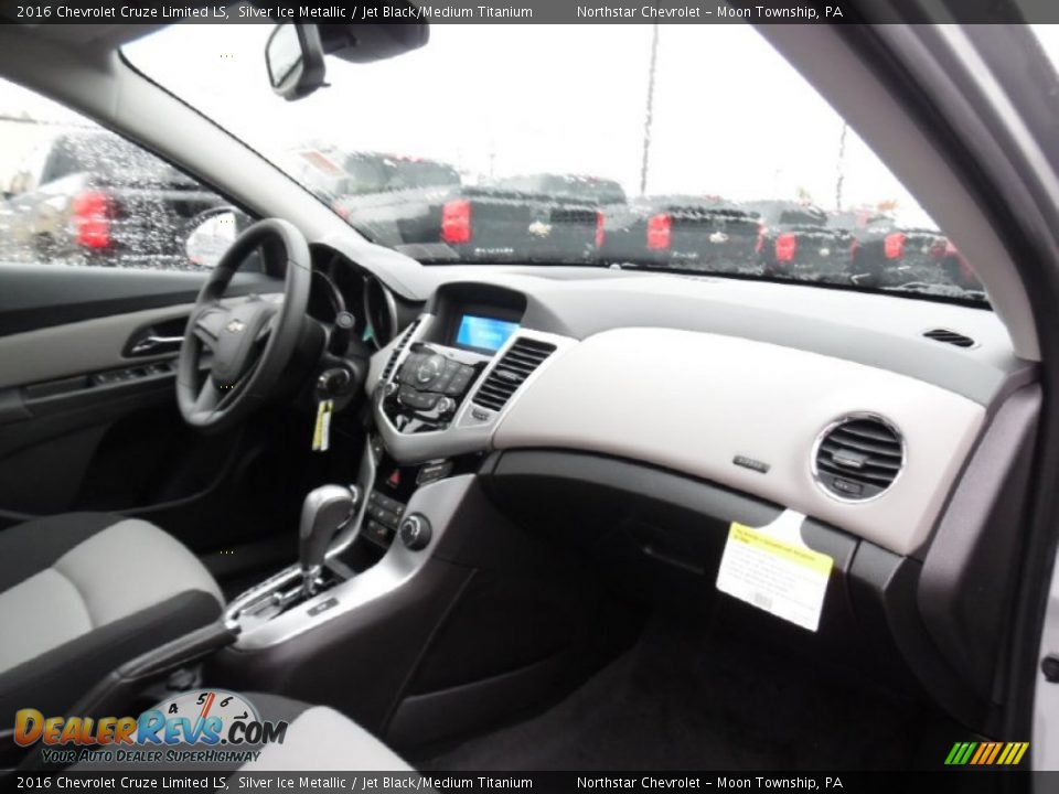 2016 Chevrolet Cruze Limited LS Silver Ice Metallic / Jet Black/Medium Titanium Photo #5