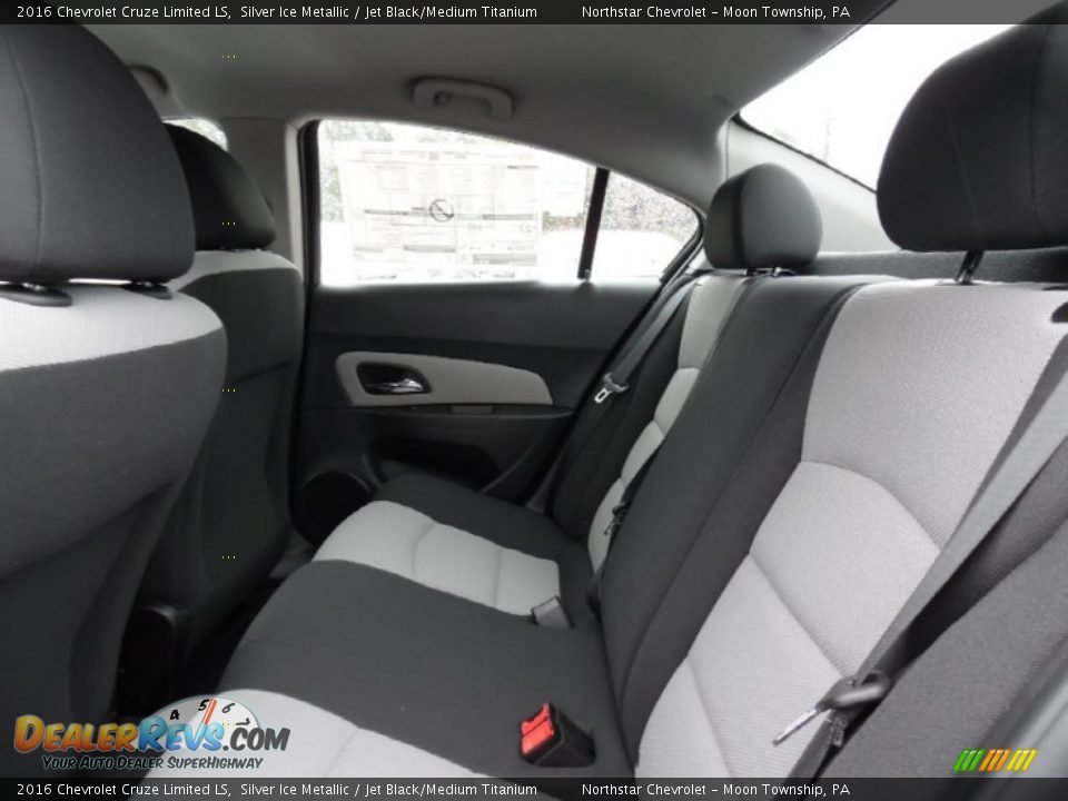 2016 Chevrolet Cruze Limited LS Silver Ice Metallic / Jet Black/Medium Titanium Photo #12