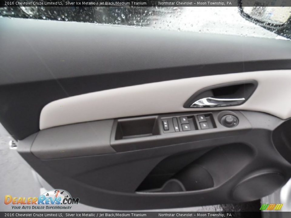 2016 Chevrolet Cruze Limited LS Silver Ice Metallic / Jet Black/Medium Titanium Photo #14