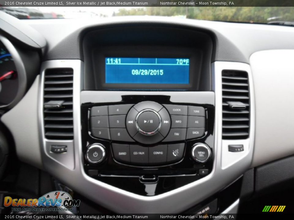 2016 Chevrolet Cruze Limited LS Silver Ice Metallic / Jet Black/Medium Titanium Photo #17