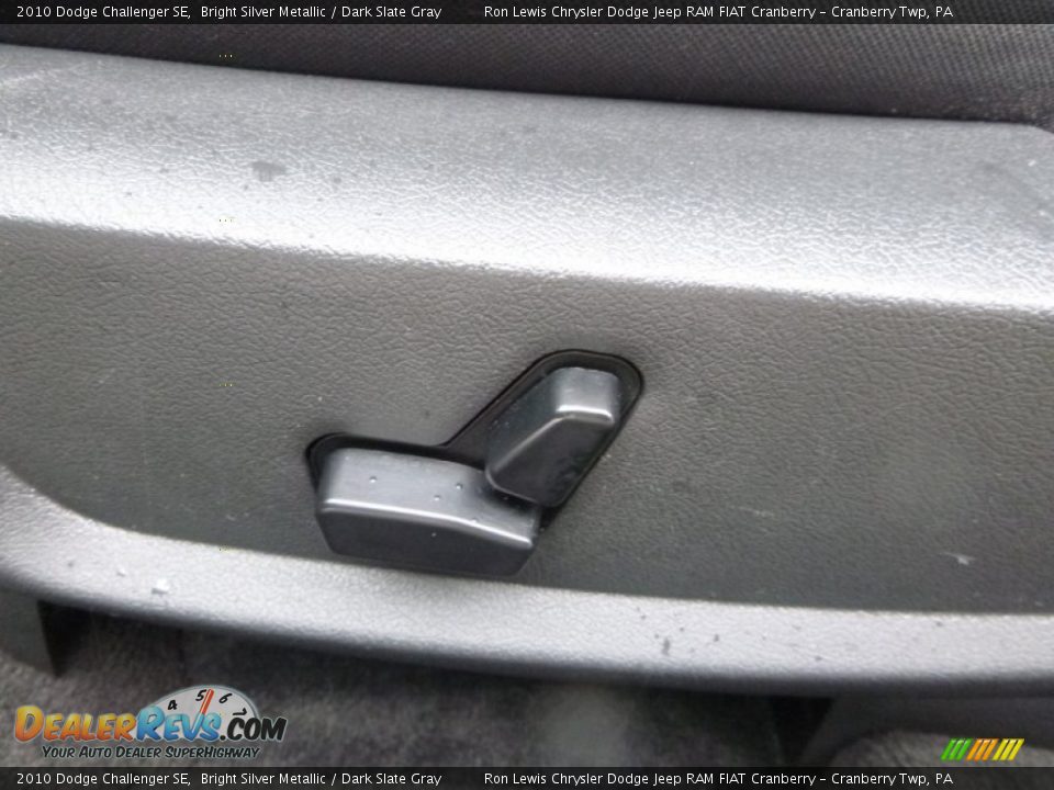 2010 Dodge Challenger SE Bright Silver Metallic / Dark Slate Gray Photo #15