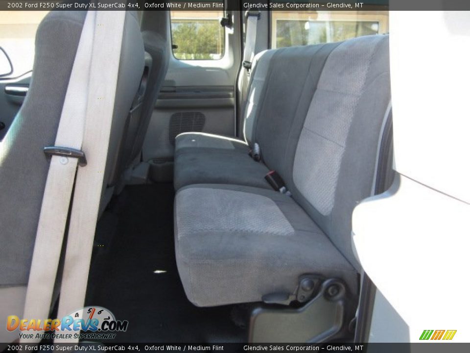 2002 Ford F250 Super Duty XL SuperCab 4x4 Oxford White / Medium Flint Photo #16