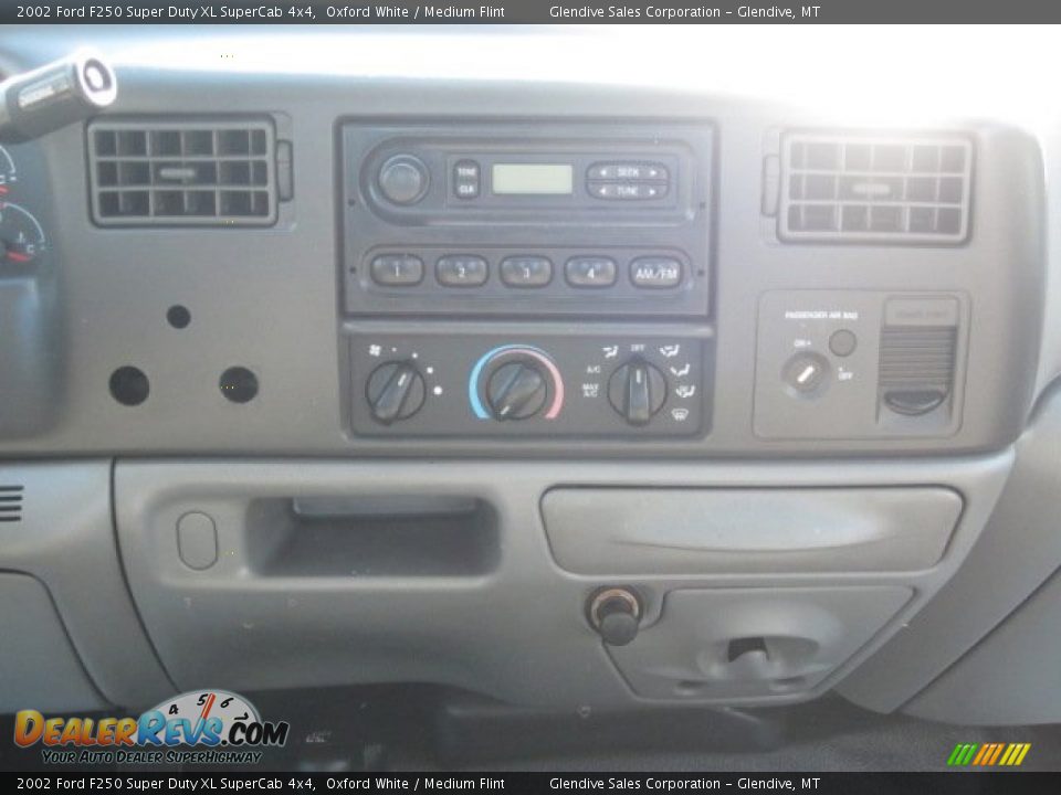 2002 Ford F250 Super Duty XL SuperCab 4x4 Oxford White / Medium Flint Photo #22
