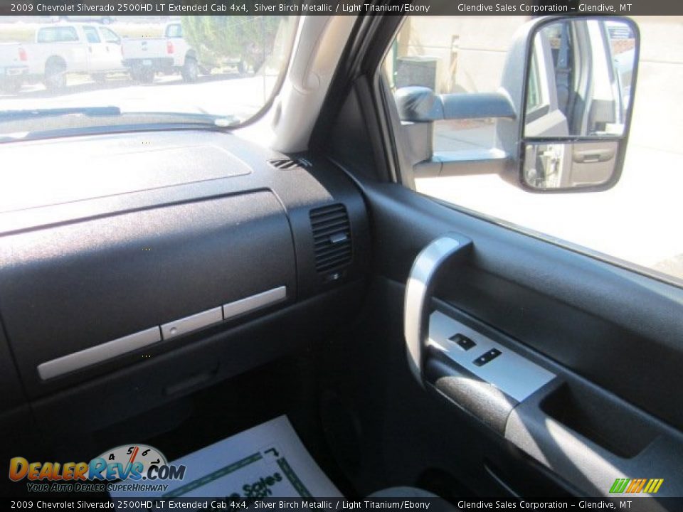 2009 Chevrolet Silverado 2500HD LT Extended Cab 4x4 Silver Birch Metallic / Light Titanium/Ebony Photo #22