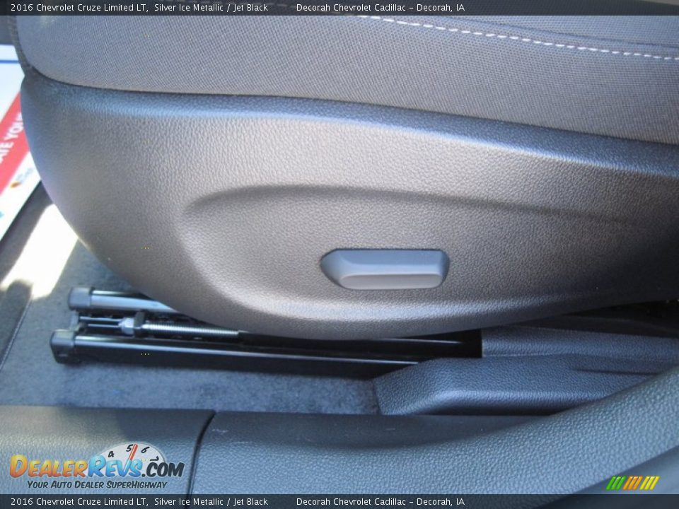 2016 Chevrolet Cruze Limited LT Silver Ice Metallic / Jet Black Photo #15