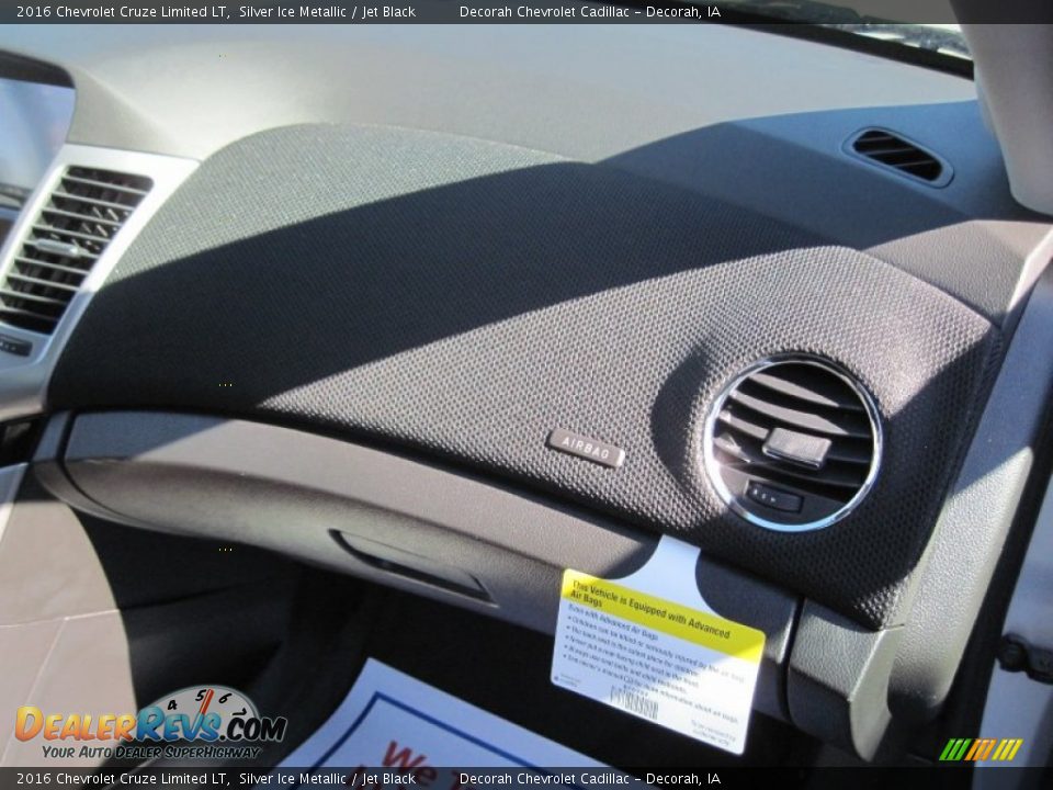 2016 Chevrolet Cruze Limited LT Silver Ice Metallic / Jet Black Photo #18