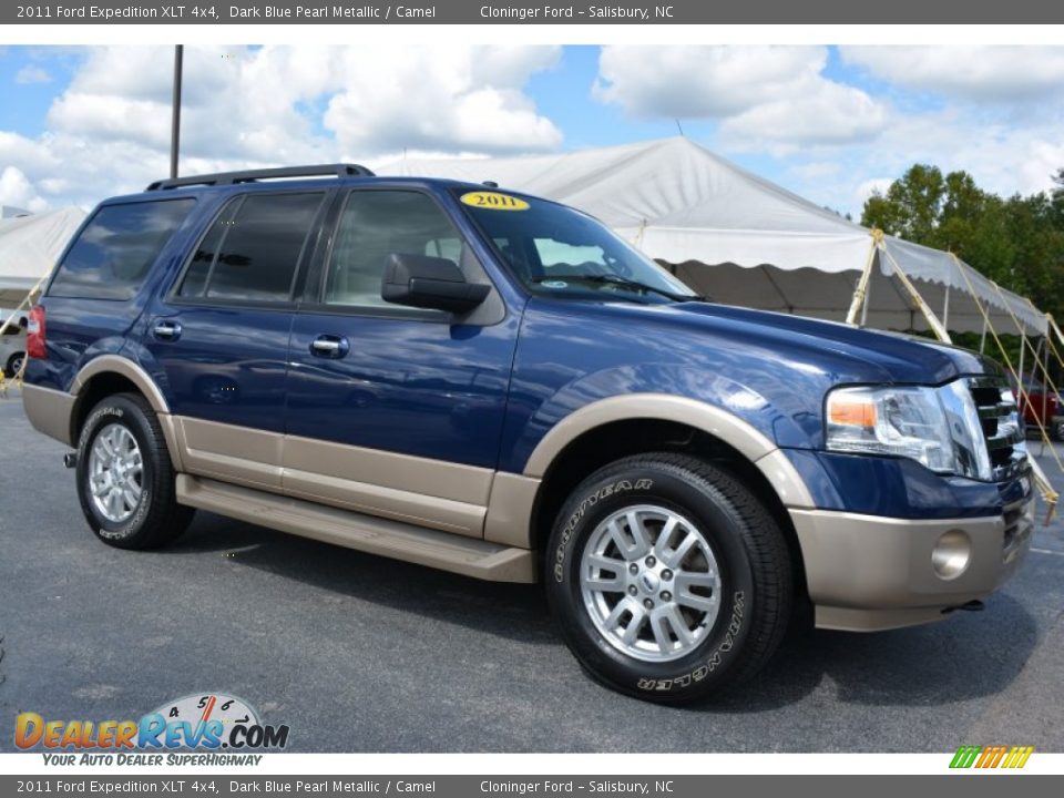 Front 3/4 View of 2011 Ford Expedition XLT 4x4 Photo #1